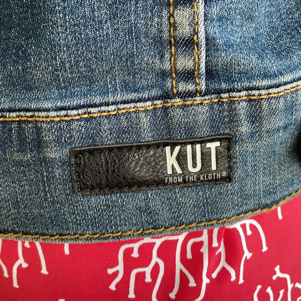 Kut from the Kloth Amelia Denim Jacket - Picture 4 of 12